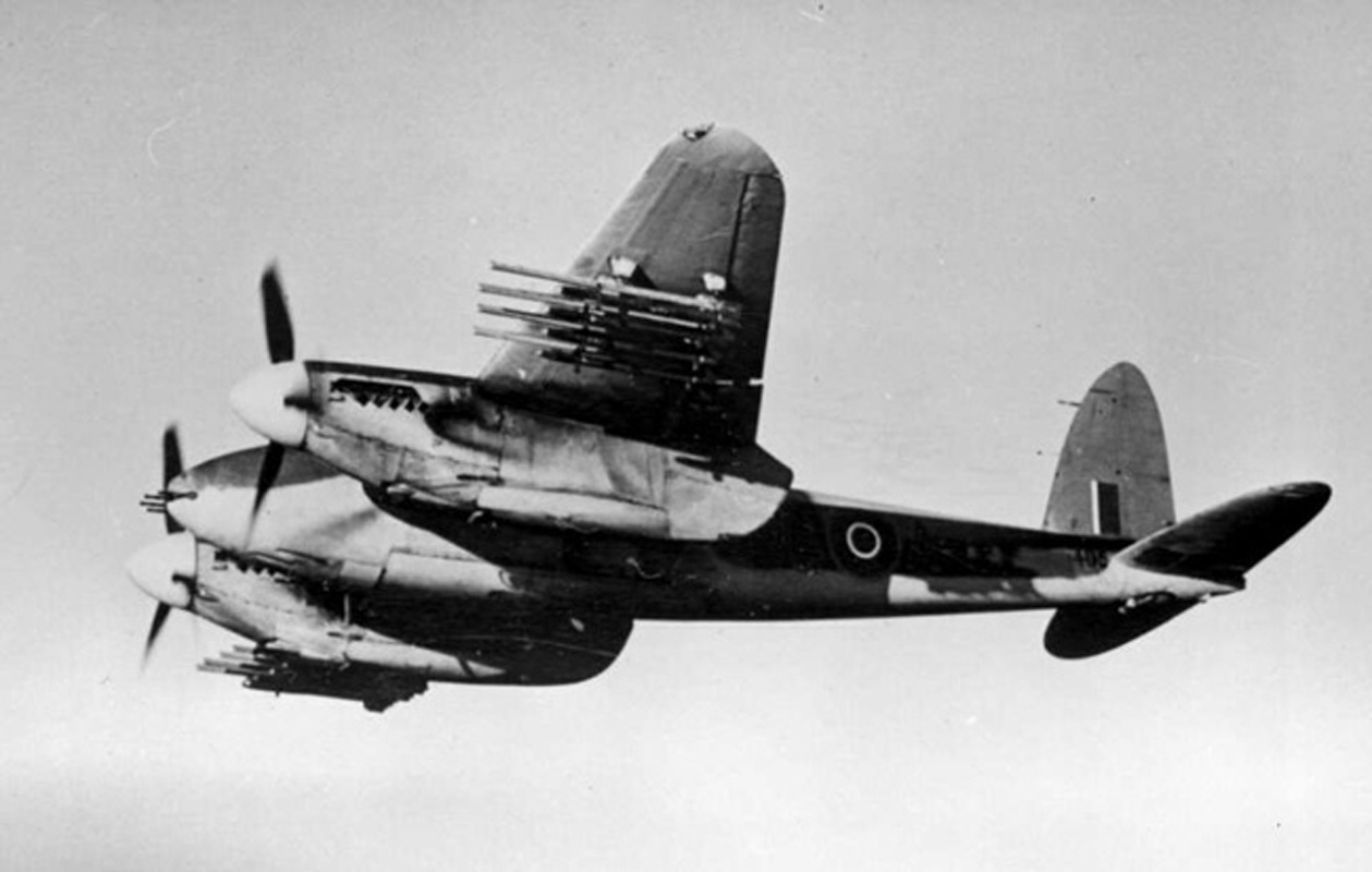 Mosquito VI armed with cannon and rockets.